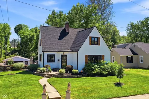 207 E Poplar St, Danville, IN 46122