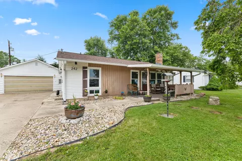 242 Hollybrook Dr, Whiteland, IN 46184