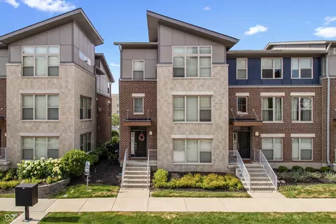 1282 Fairfax Manor Dr, Carmel, IN 46032