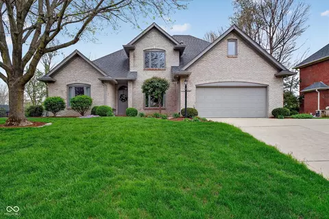 6633 Royal Oakland Pl, Indianapolis, IN 46236