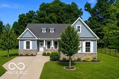 1736 Chateaux Trce, Greenwood, IN 46143