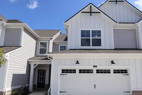 11244 Hobbsbrook Dr, Noblesville, IN 46060