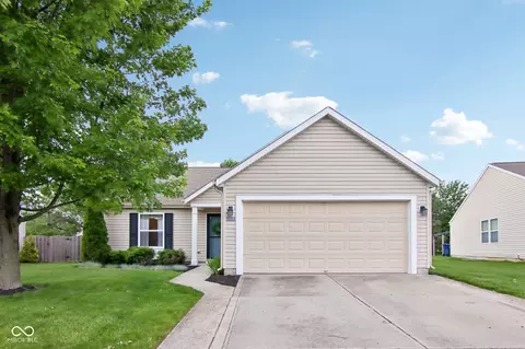 18813 Pilot Mills Dr, Noblesville, IN 46062