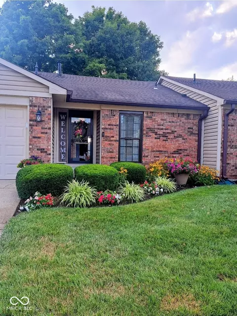 1736 Wellesley Cmns, Indianapolis, IN 46219