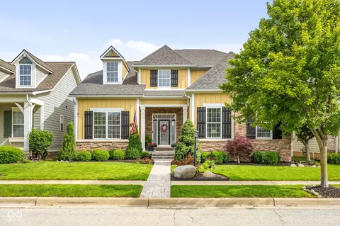 6240 Edenshall Ln, Noblesville, IN 46062
