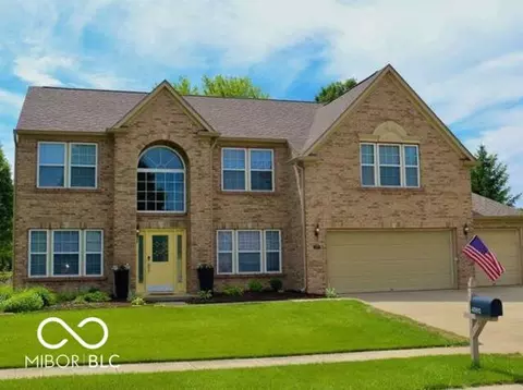 4092 S Stonebridge Ct, New Palestine, IN 46163