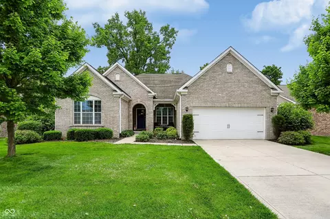 7161 W Mayer Dr, Greenfield, IN 46140