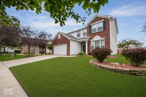 Exterior - 1450 Huntzinger Blvd, Pendleton, IN 46064 photo 4 of 8