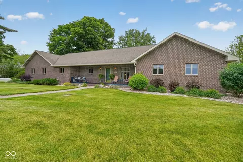 152 N Antioch Rd, Waynetown, IN 47990