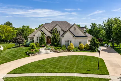 10761 English Oaks Dr, Carmel, IN 46032