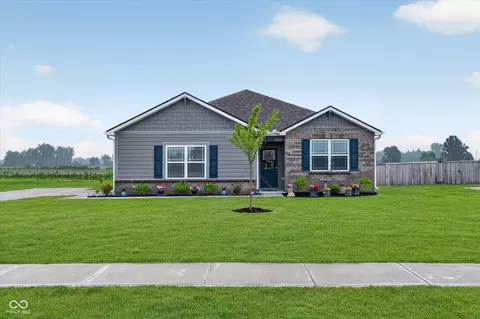 7920 Magnolia St, New Palestine, IN 46163