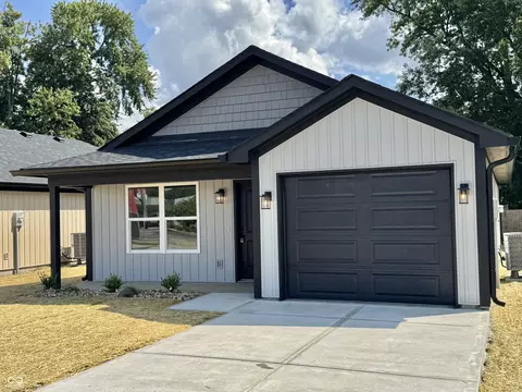 1024 Avenue B St, Greencastle, IN 46135
