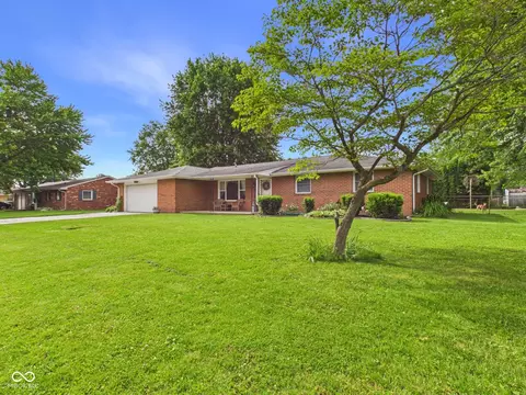 107 Tanglewood Dr, Anderson, IN 46012