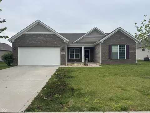 4047 N Oval Ln, Greenwood, IN 46142