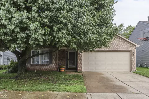 6613 Sonesta Dr, Indianapolis, IN 46217