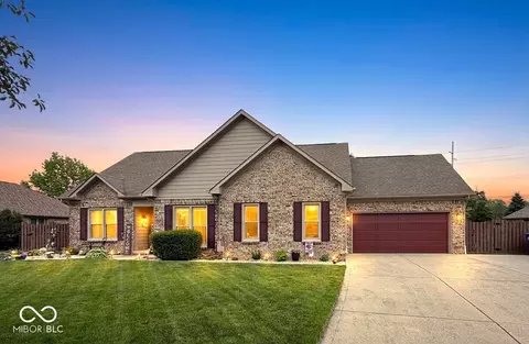 1069 Redwood Dr, Brownsburg, IN 46112