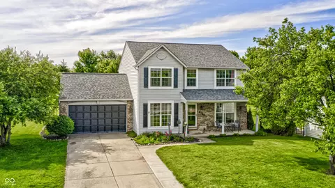 6768 Lexington Cir, Zionsville, IN 46077