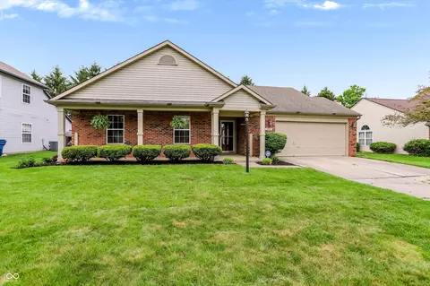 7476 Chipwood Dr, Noblesville, IN 46062