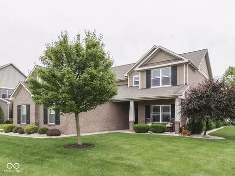 3691 Woodruff Pl, Bargersville, IN 46106
