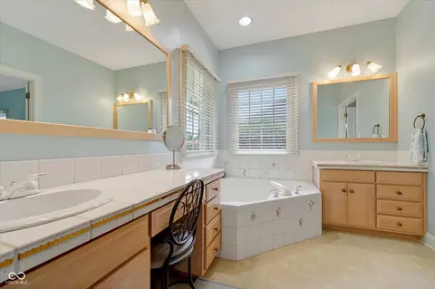 Bath - 6132 S Fox Ct, Pendleton, IN 46064 photo 2 of 5