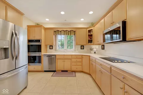 Kitchen - 6132 S Fox Ct, Pendleton, IN 46064 photo 2 of 4