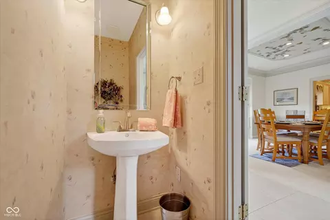 Bath - 6132 S Fox Ct, Pendleton, IN 46064 photo 1 of 5