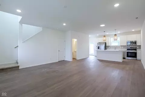 Living - 2702 Smith Rd, Plainfield, IN 46168 photo 3 of 6