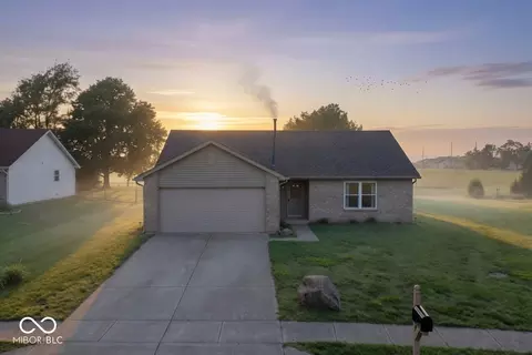 1096 Bumblebee Way, Greenfield, IN 46140