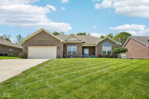 4911 E Daisy Ln, Mooresville, IN 46158