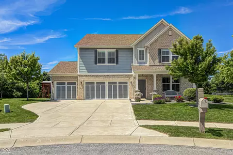 882 Oaklawn Dr, Westfield, IN 46074