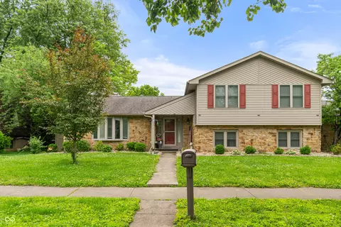 1031 Parkside Dr, Columbus, IN 47203