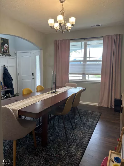 Dining - 6841 Bryant Pl, Plainfield, IN 46168 photo 2 of 3