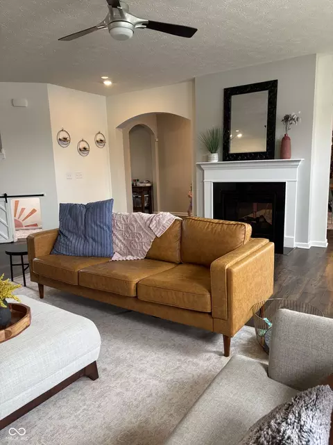 Living - 6841 Bryant Pl, Plainfield, IN 46168 photo 2 of 5