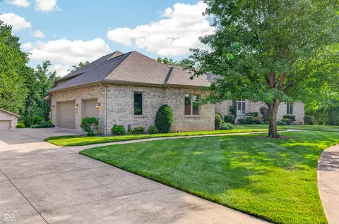 3355 W Carr Hill Rd, Columbus, IN 47201