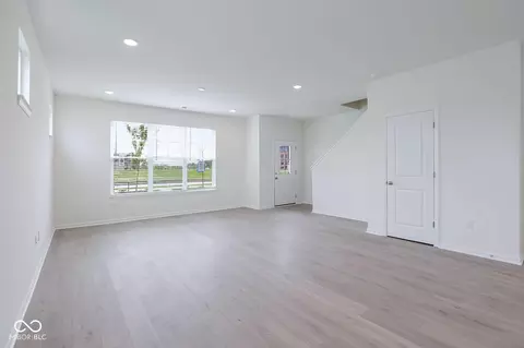 Living - 2694 Smith Rd, Plainfield, IN 46168 photo 2 of 3