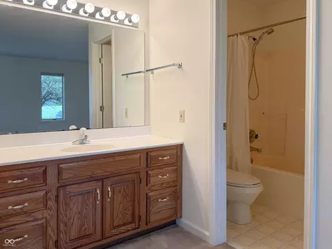 Bath - 4820 E 800 N, Columbus, IN 47203 photo 1 of 5