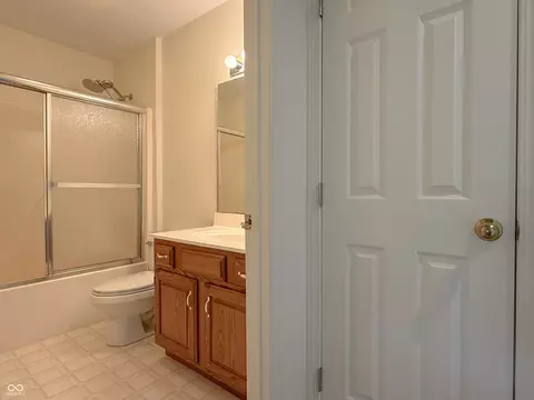 Bath - 4820 E 800 N, Columbus, IN 47203 photo 3 of 5