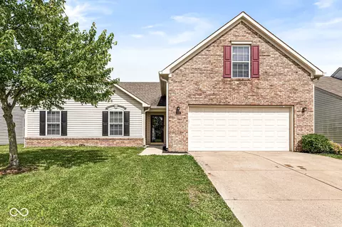 2747 Foxbriar Pl, Indianapolis, IN 46203