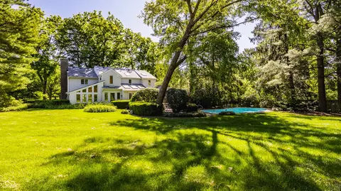 4865 Briarwood Ct, Carmel, IN 46033