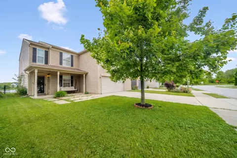 8039 S Evening Dr, Pendleton, IN 46064 photo 4