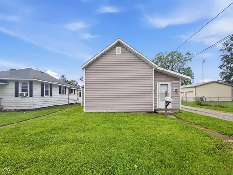 1312 N D St, Elwood, IN 46036