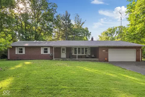 7960 S Sullivan Pl, Terre Haute, IN 47802
