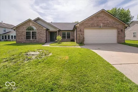 1662 Acorn Rd, Franklin, IN 46131