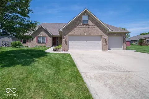 4838 W Cedar Creek Pl, New Palestine, IN 46163