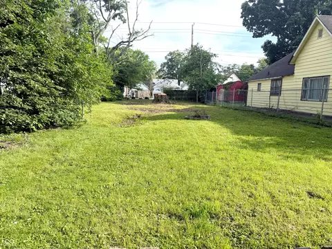 915 Eugene St, Indianapolis, IN 46208