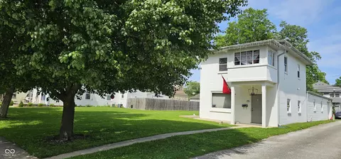 215 N Center St, Plainfield, IN 46168