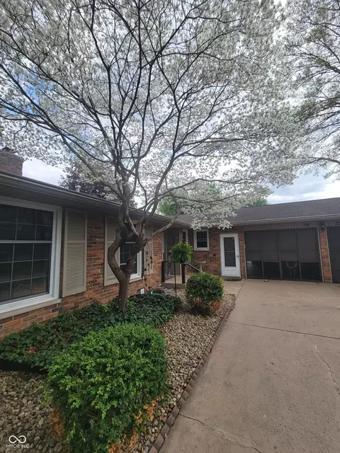 3435 Heritage Rd, Columbus, IN 47203