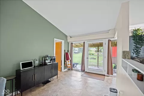 Entry Way - 412 8th St, Covington, IN 47932 photo 1 of 4