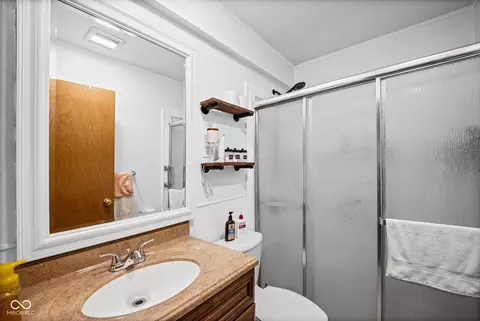 Bath - 412 8th St, Covington, IN 47932 photo 1 of 1