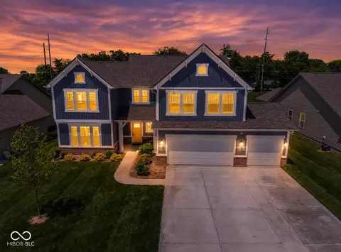 1054 E Valley Oak Ct, Mooresville, IN 46158